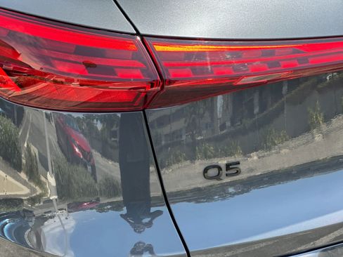 Used 2025 Audi Q5 Premium Plus w/ Premium Plus AWD/4WD image 28