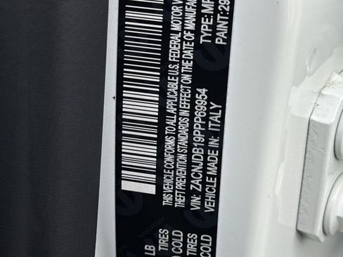 Used 2023 Jeep Renegade Latitude image 29