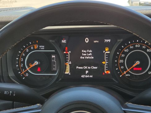 Used 2024 Jeep Gladiator Sport AWD/4WD image 22