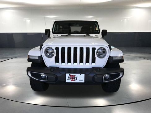 Used 2018 Jeep Wrangler Unlimited Sahara w/ Dual Top Group AWD/4WD image 13