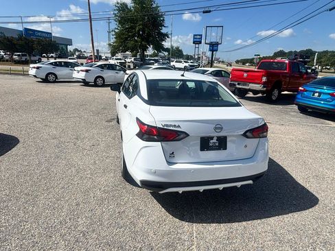 Used 2023 Nissan Versa S FWD image 15
