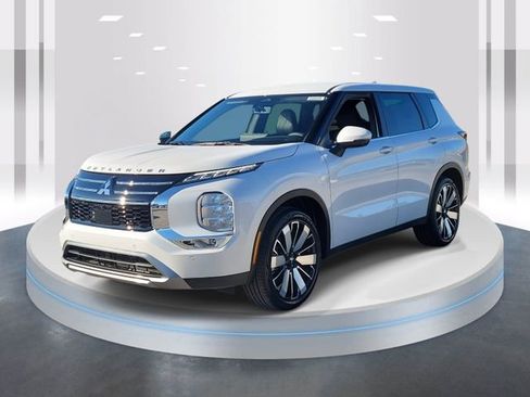 New 2026 Mitsubishi Outlander SE image 3