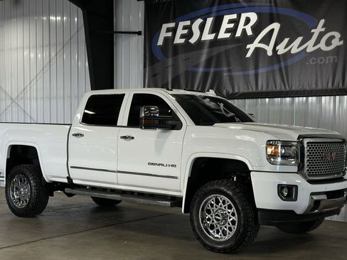 Used 2016 GMC Sierra 2500 Denali w/ Driver Alert Package AWD/4WD image 40