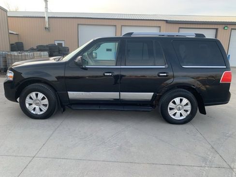 Used 2009 Lincoln Navigator 4WD image 4