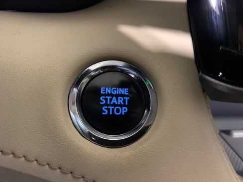 Used 2022 Toyota Highlander Limited FWD image 40