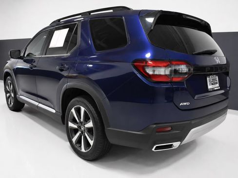 Used 2023 Honda Pilot Elite image 3