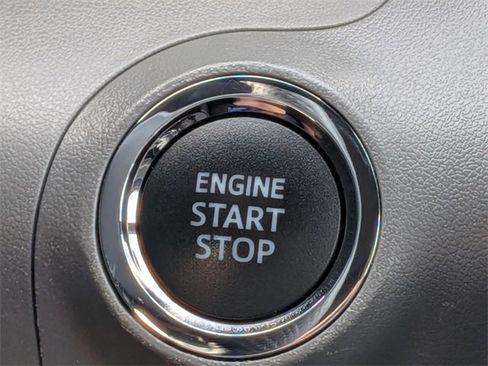 Used 2020 Toyota Avalon Limited image 36