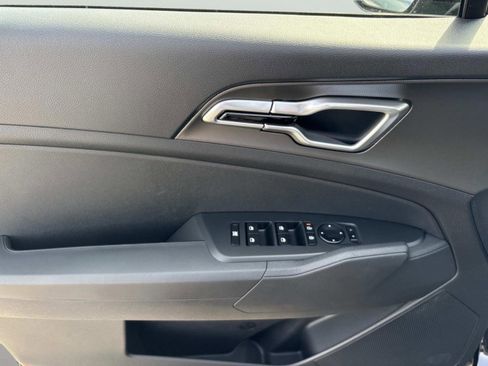 New 2026 Kia Sportage LX FWD image 19