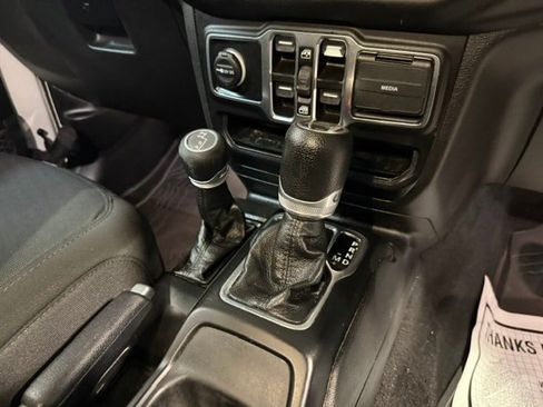 Used 2023 Jeep Wrangler Unlimited Sport AWD/4WD image 15