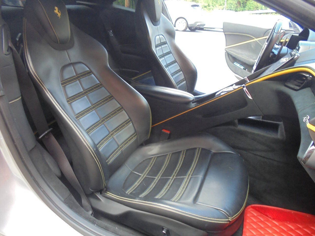 Used 2021 Ferrari Roma RWD image 11