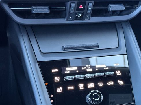 Certified 2025 Porsche Macan 4S Electric image 25