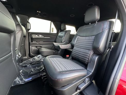 New 2026 Ford Explorer ST-Line w/ ST-Line Street Pack image 63