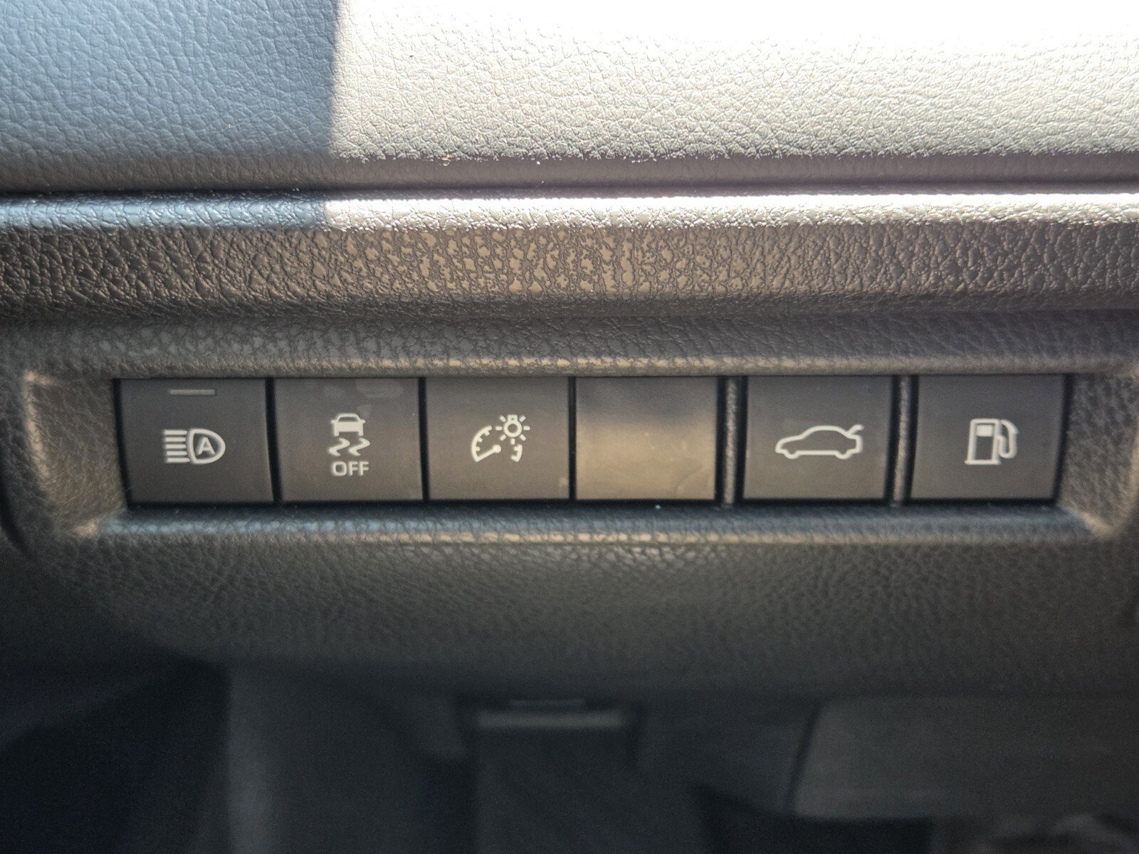 Used 2025 Toyota Camry XSE FWD image 22