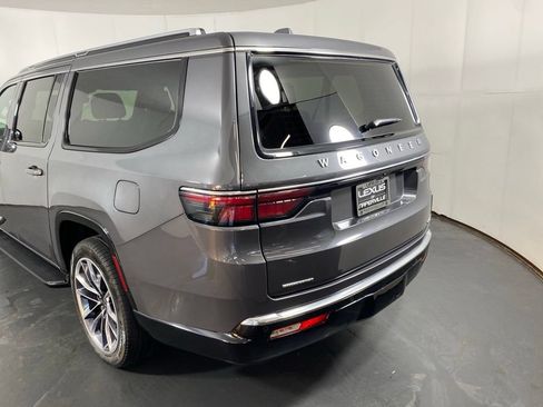 Used 2023 Jeep Wagoneer L Series II w/ Premium Group I AWD/4WD image 10