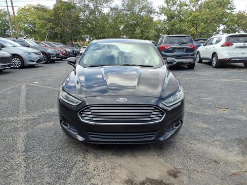 Used 2015 Ford Fusion SE w/ Equipment Group 202A image 10