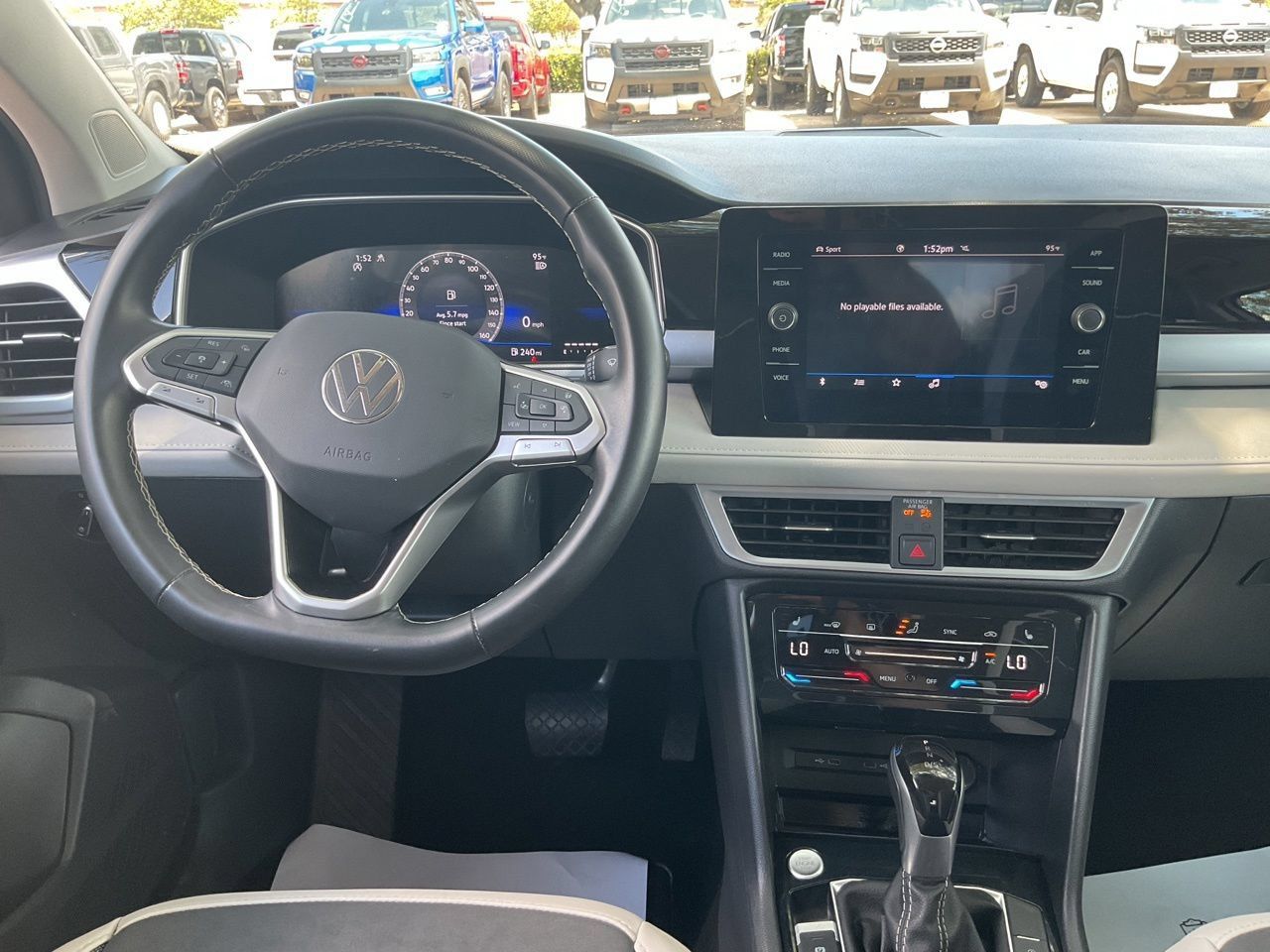 Used 2025 Volkswagen Taos SE AWD/4WD image 11