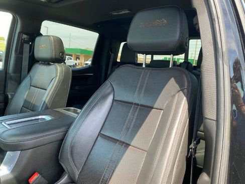 Used 2022 Chevrolet Silverado 1500 High Country w/ High Country Premium Package AWD/4WD image 11