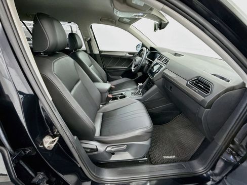 Used 2023 Volkswagen Tiguan SE FWD image 30