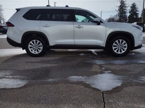 Used 2025 Toyota Grand Highlander AWD image 6