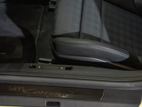 Certified 2025 Porsche 911 Carrera T RWD image 14