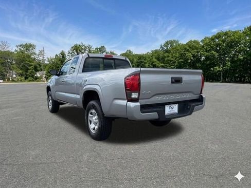 Used 2018 Toyota Tacoma SR w/ SR Convenience Package AWD/4WD image 6