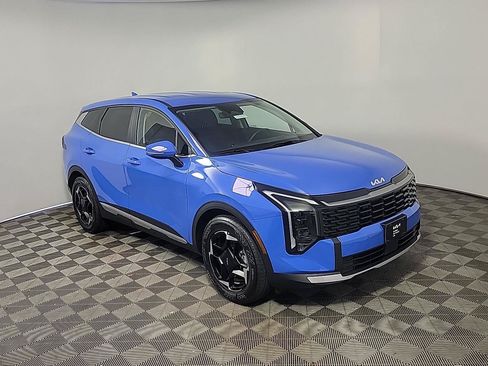 Used 2026 Kia Sportage EX FWD image 2
