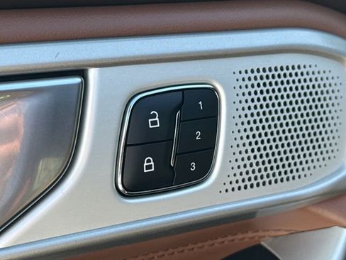 Used 2022 Ford Explorer King Ranch w/ Premium Technology Package AWD/4WD image 24
