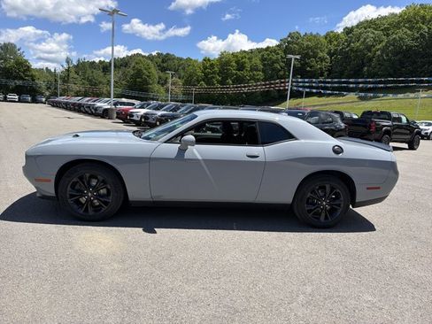 Used 2020 Dodge Challenger SXT w/ Blacktop Package AWD/4WD image 8