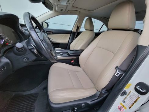Used 2018 Lexus IS 300 AWD image 16