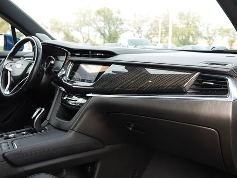 Used 2023 Cadillac XT6 Premium Luxury FWD image 26