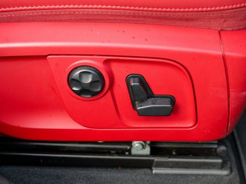 Used 2019 Maserati Levante image 37