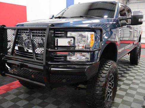 Used 2017 Ford F250 Lariat w/ Chrome Package AWD/4WD image 3