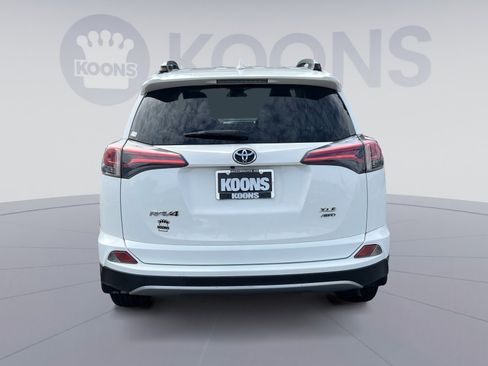 Used 2018 Toyota RAV4 XLE w/ Plus Extra Value Package AWD/4WD image 5