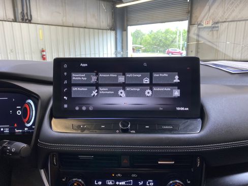 Used 2025 Nissan Rogue SL w/ Tech Package FWD image 41