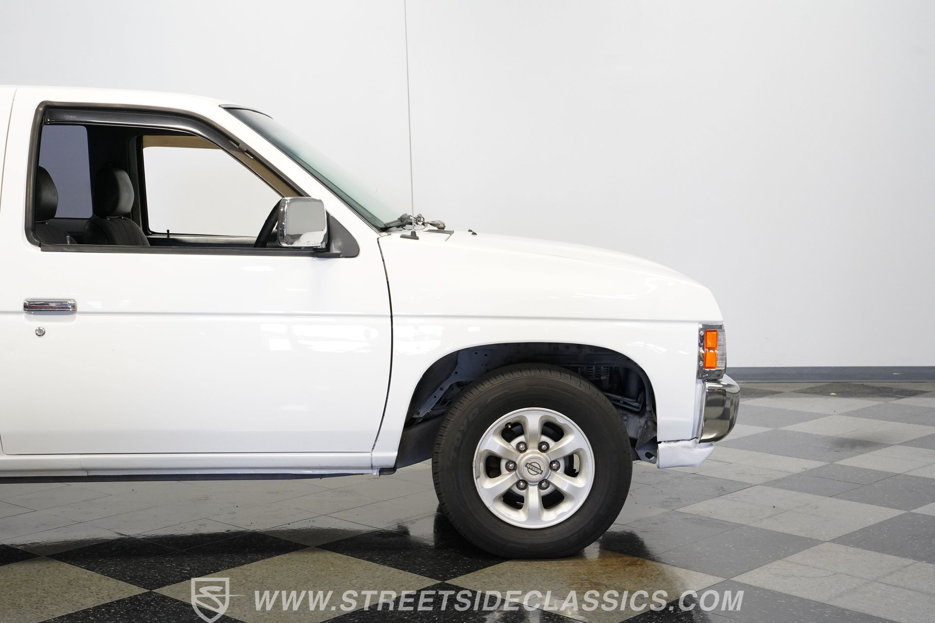 Used 1996 Nissan Pickup 2WD King Cab image 31