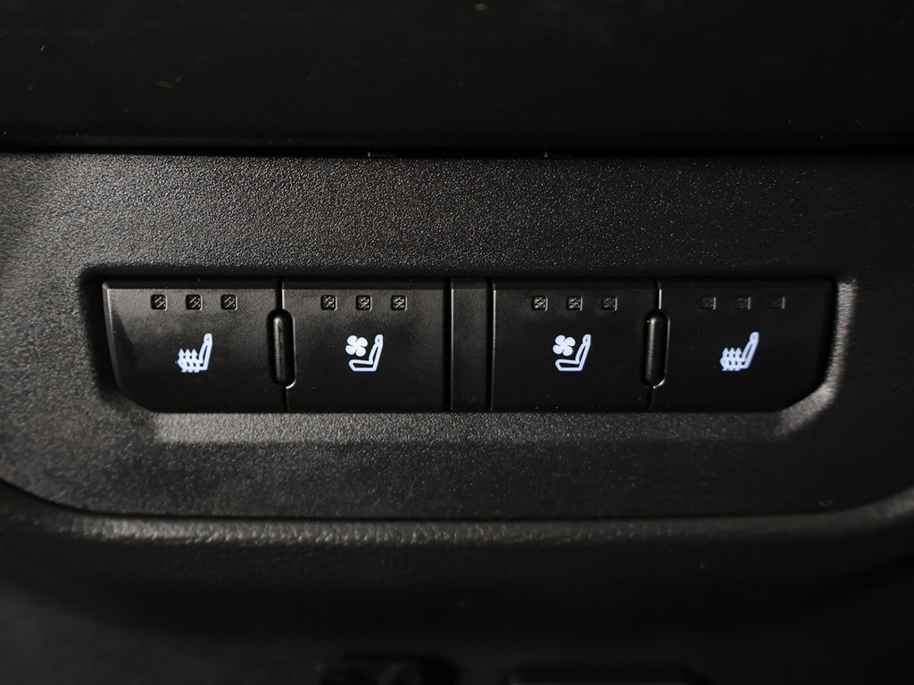 Used 2022 Toyota Tundra Platinum AWD/4WD image 58