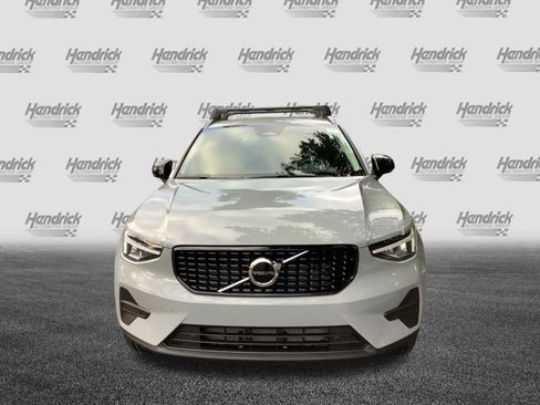 New 2026 Volvo XC40 B4 Core image 3