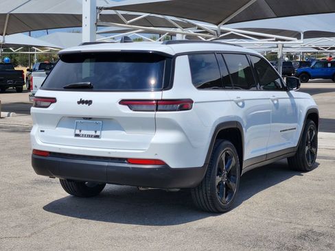 Used 2021 Jeep Grand Cherokee L Laredo RWD image 5