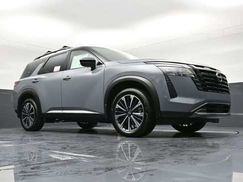 New 2026 Nissan Pathfinder Platinum AWD/4WD image 30