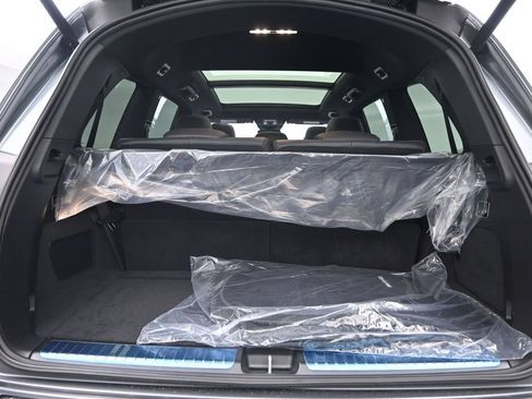 New 2026 Mercedes-Benz GLS 580 4MATIC image 23