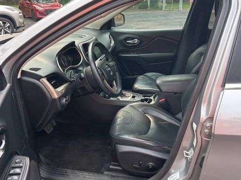 Used 2016 Jeep Cherokee Limited AWD/4WD image 5