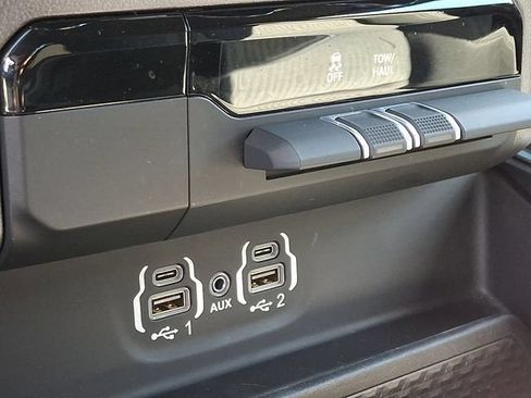 Used 2021 RAM 1500 Big Horn AWD/4WD image 23
