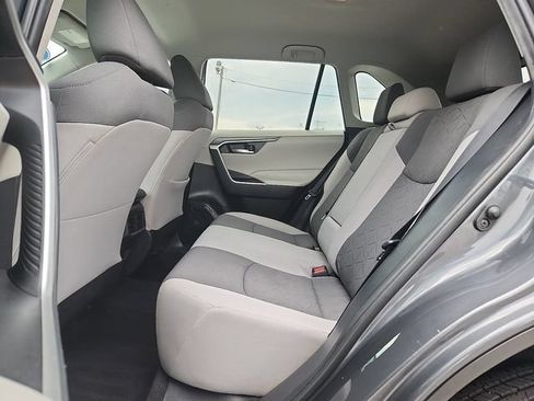 Used 2021 Toyota RAV4 XLE FWD image 6