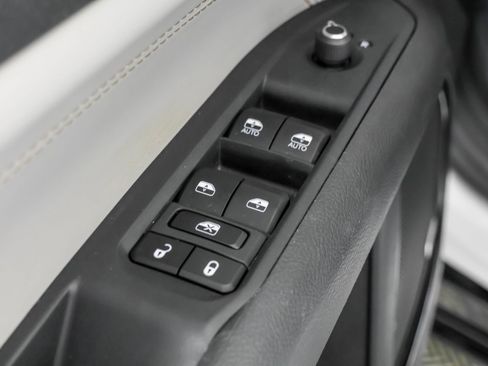 Used 2023 Jeep Compass Limited w/ Elite Group AWD/4WD image 39