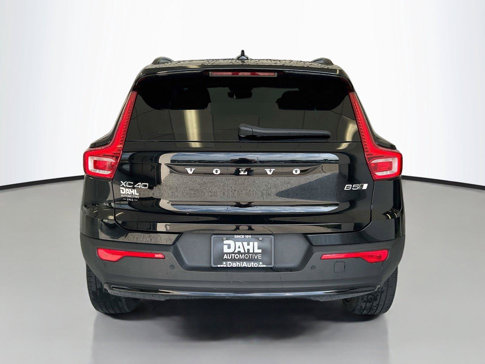 Used 2023 Volvo XC40 B5 Ultimate w/ Protection Package Premier AWD/4WD image 12