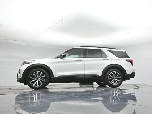 Used 2022 Ford Explorer ST-Line RWD image 58