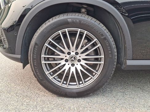 Used 2025 Mercedes-Benz GLC 300 4MATIC image 16