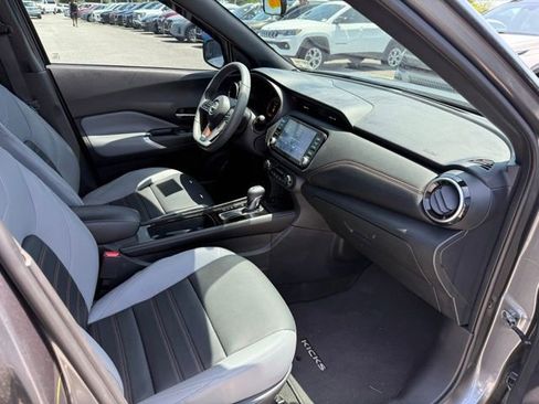 Used 2023 Nissan Kicks SR w/ SR Premium Package FWD image 8