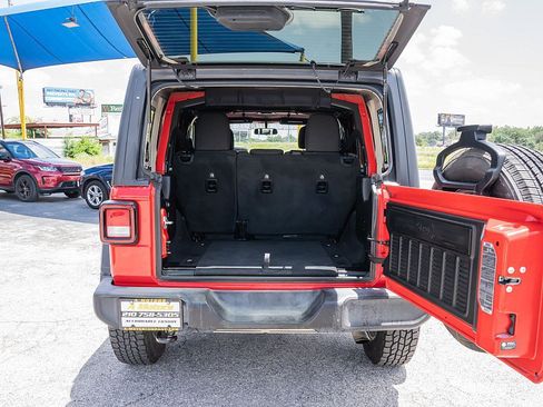Used 2021 Jeep Wrangler Unlimited Sport AWD/4WD image 12