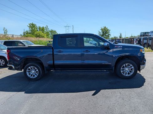 Used 2023 Chevrolet Silverado 1500 LT w/ Z71 Off-Road Package AWD/4WD image 14